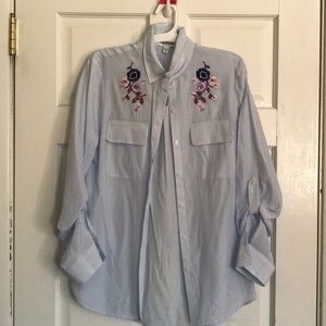 Floral embroidered detailed blouse